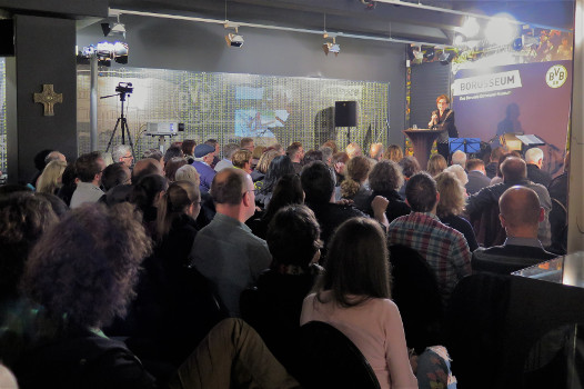 Vortrag der Zeitzeugin Eva Weyl (Bild: Wolfgang Hartwich)