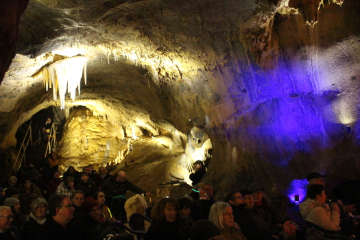 Die Dechenhöhle war bis auf den letzten Platz besetzt