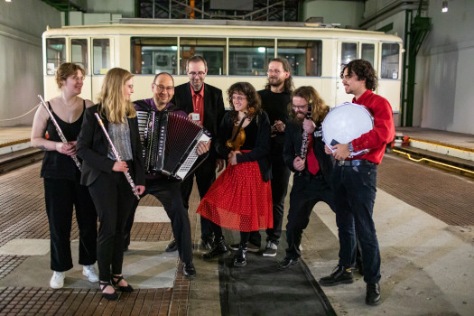 Das Ensemble für Neue Kammermusik beim Kino-Konzert am 06.11.2021 im Depot Dortmund (Bild: Judith Wiesrecker) Das Ensemble für Neue Kammermusik beim Kino-Konzert am 06.11.2021 im Depot Dortmund (Bild: Judith Wiesrecker)