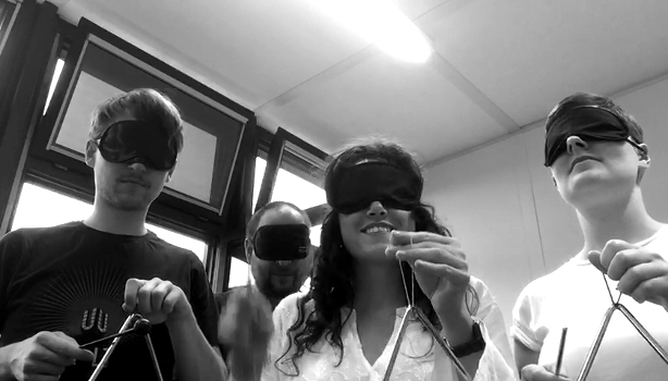 Das Ensemble für Neue Kammermusik beim Proben zum Konzert im Dunkeln