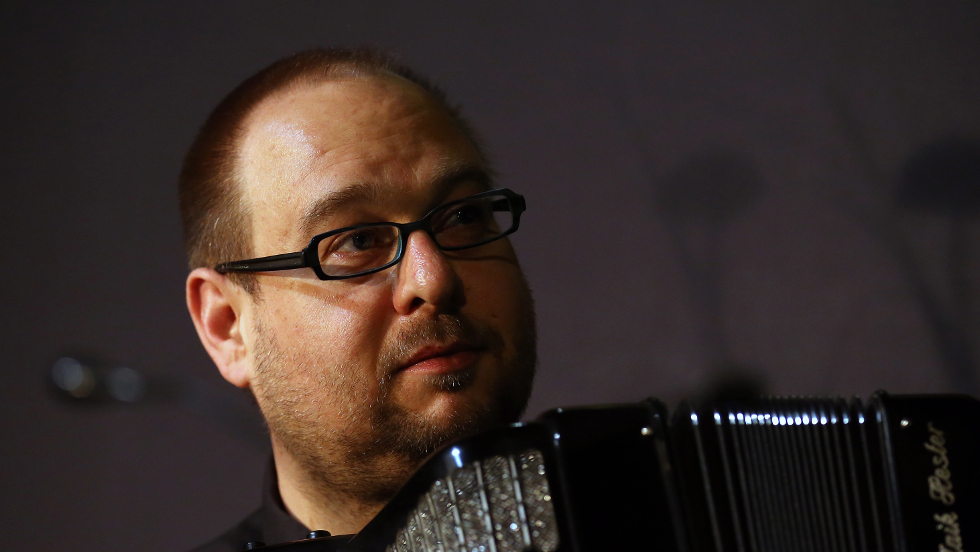 Der Konzertakkordeonist Maik Hester (Foto: Jimmy Hartwig Scholz) Der Konzertakkordeonist Maik Hester (Foto: Jimmy Hartwig Scholz)