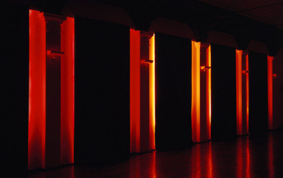 Detail der Installation LichtRaumSchatten von Wolfgang Vetten im Stadtmuseum Siegburg (Bild © Wolfgang Vetten) Detail der Installation LichtRaumSchatten von Wolfgang Vetten im Stadtmuseum Siegburg (Bild © Wolfgang Vetten)