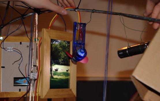 Detail der Klanginstallation Picknick Mobiles von Maik Hester (Bild © Maik Hester) Detail der Klanginstallation Picknick Mobiles von Maik Hester (Bild © Maik Hester)